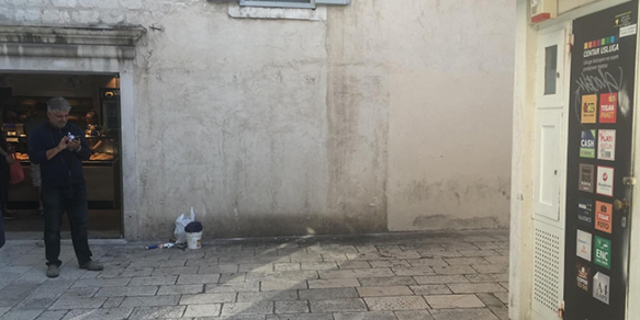 POBJEDA AKTIVISTA: Uklonjen ilegalni pano na Pjaci!